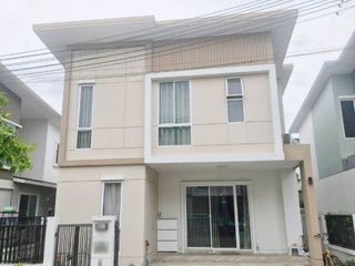 Haus zum Kauf mit 4 Zimmer in Phutthamonthon, Nakhon Pathom