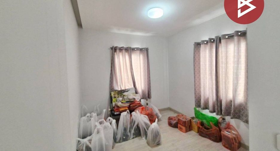 Casa en venta de 4 habitaciones en Phutthamonthon, Nakhon Pathom