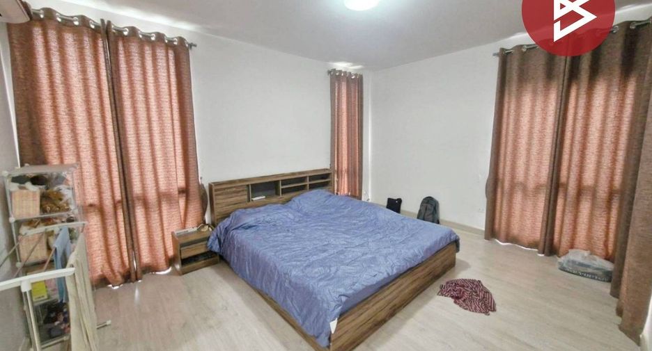 Casa en venta de 4 habitaciones en Phutthamonthon, Nakhon Pathom