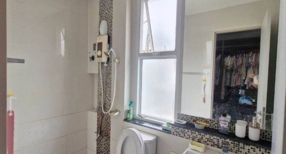 Casa en venta de 4 habitaciones en Phutthamonthon, Nakhon Pathom