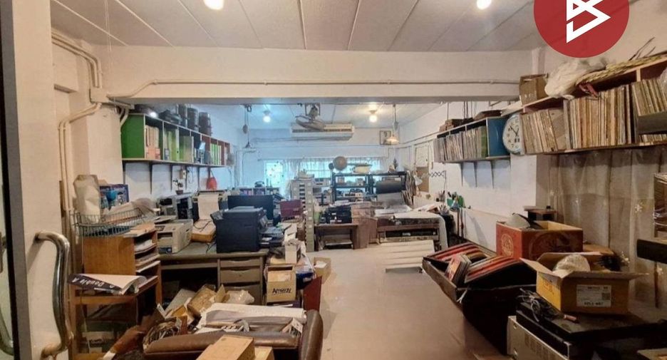 Local comercial en venta de 2 habitaciones en Nong Chok, Bangkok