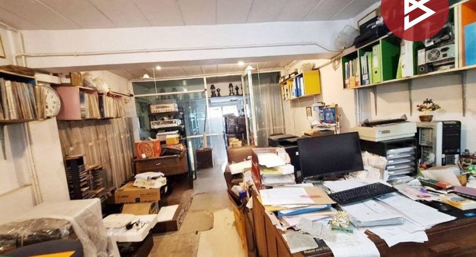 Local comercial en venta de 2 habitaciones en Nong Chok, Bangkok