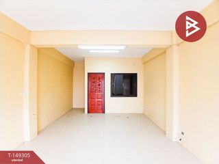 Local comercial en alquiler y en venta de 4 habitaciones en Mueang Samut Prakan, Samut Prakan