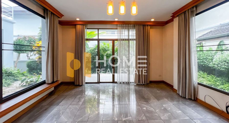 For sale 4 bedrooms house in Wang Thonglang, Bangkok