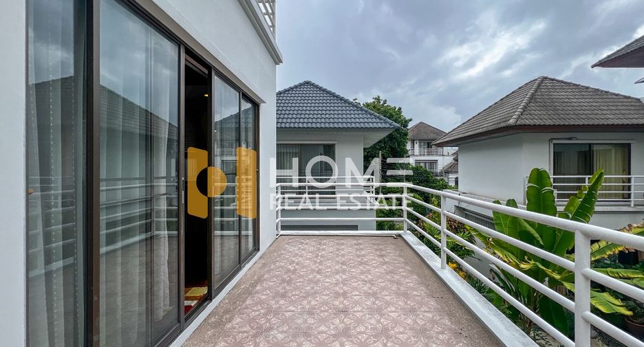 For sale 4 bedrooms house in Wang Thonglang, Bangkok