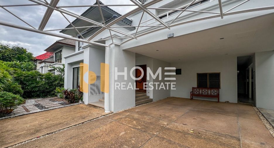 For sale 4 bedrooms house in Wang Thonglang, Bangkok