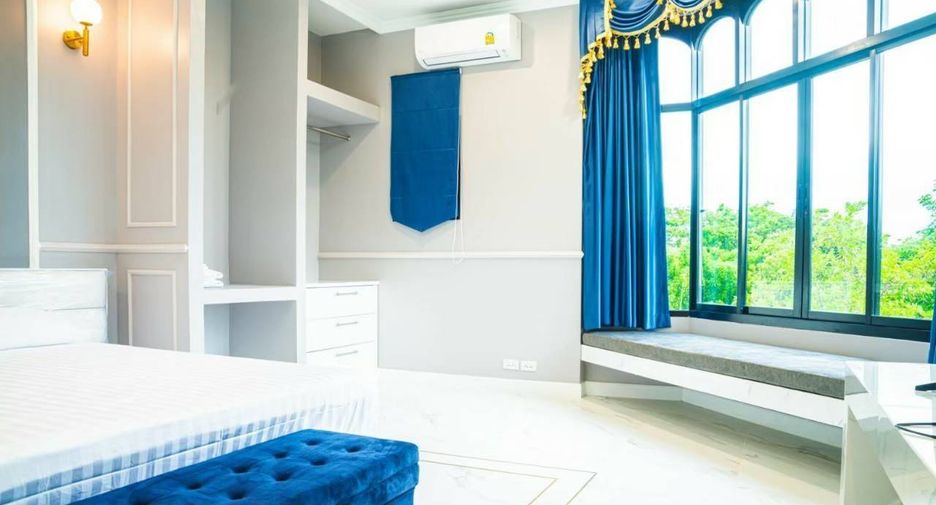 For rent 6 bedrooms villa in Mueang Chiang Mai, Chiang Mai
