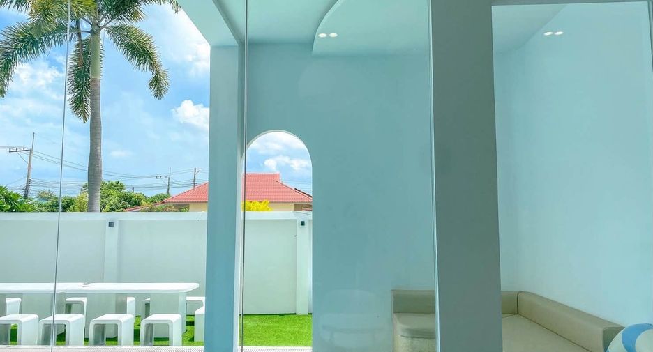 For rent and for sale 4 bedrooms villa in Bang Lamung, Chonburi