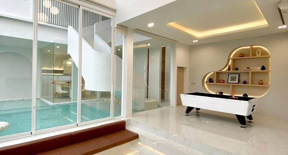For rent and for sale 4 bedrooms villa in Bang Lamung, Chonburi