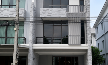 Reihenhaus zum Kauf mit 3 Zimmer in Bang Phli, Samut Prakan