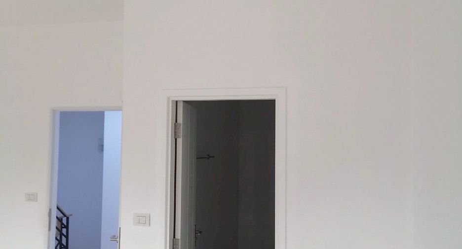 Reihenhaus zum Kauf mit 3 Zimmer in Bang Phli, Samut Prakan