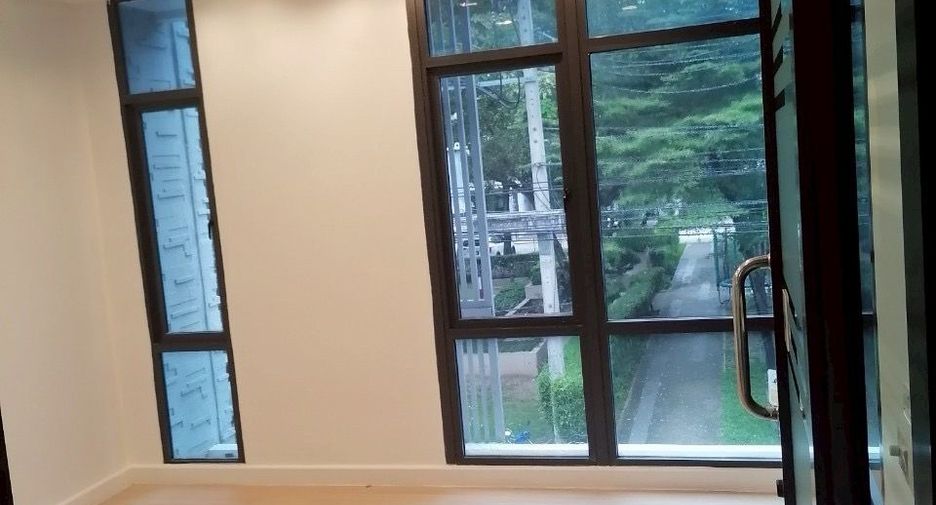 Reihenhaus zum Kauf mit 3 Zimmer in Bang Phli, Samut Prakan