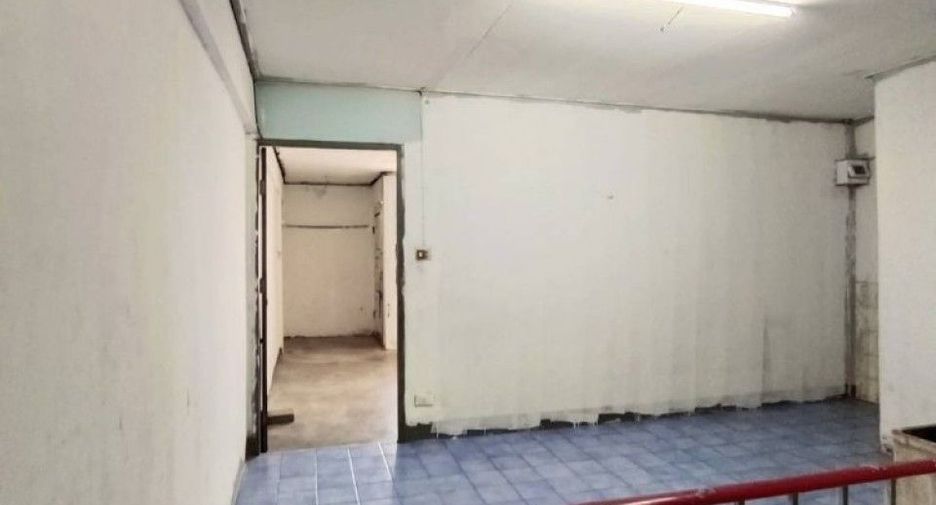 For rent and for sale 2 bedrooms townhouse in Bang Na, Bangkok