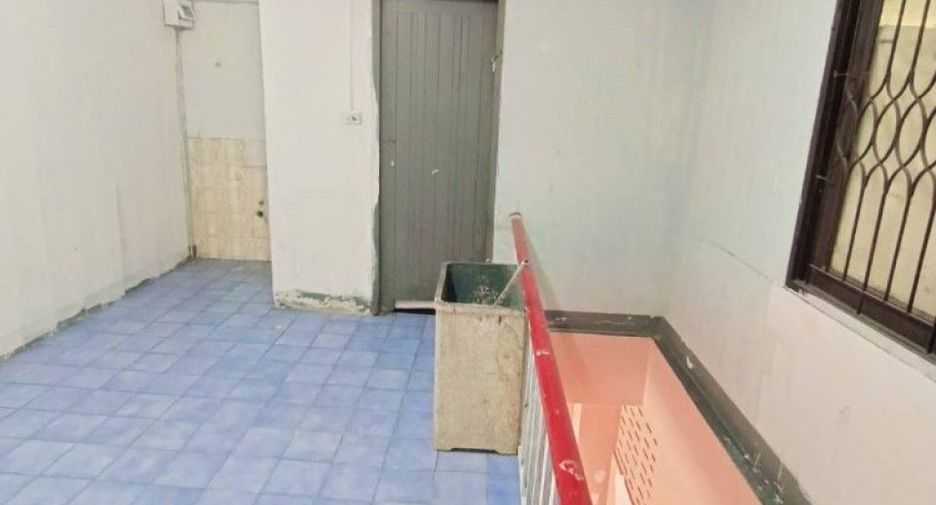 For rent and for sale 2 bedrooms townhouse in Bang Na, Bangkok