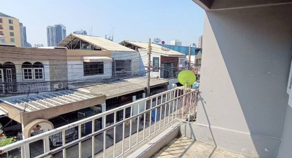For rent and for sale 2 bedrooms townhouse in Bang Na, Bangkok