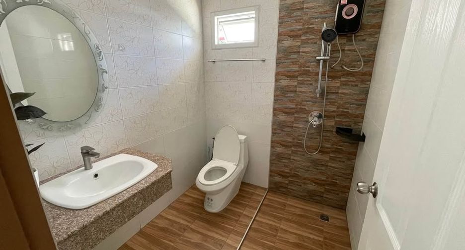 For rent 3 bedrooms villa in Bang Lamung, Chonburi
