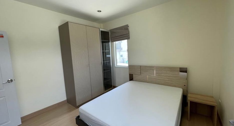 For rent 3 bedrooms villa in Bang Lamung, Chonburi