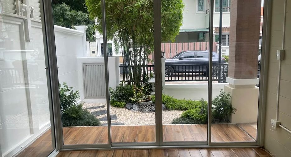 For rent 3 bedrooms villa in Bang Lamung, Chonburi