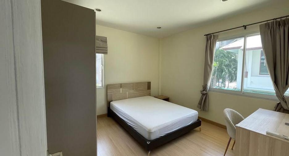 For rent 3 bedrooms villa in Bang Lamung, Chonburi
