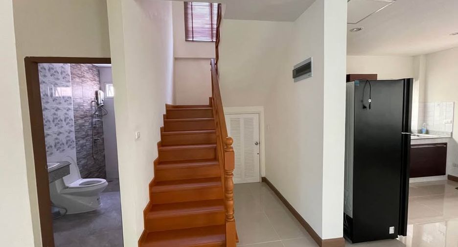 For rent 3 bedrooms villa in Bang Lamung, Chonburi