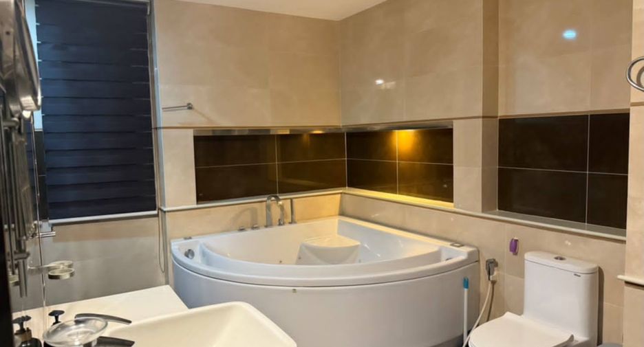 For rent and for sale 6 bedrooms house in Bang Lamung, Chonburi