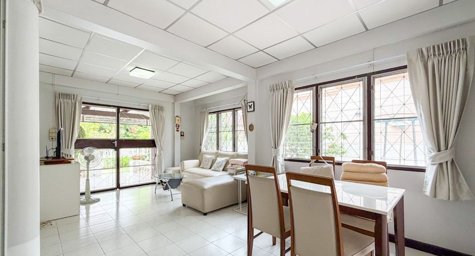 À vendre 3 chambres maison à Taling Chan, Bangkok
