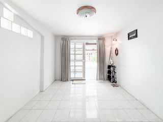 À vendre 3 chambres maison à Taling Chan, Bangkok