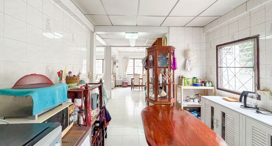 À vendre 3 chambres maison à Taling Chan, Bangkok