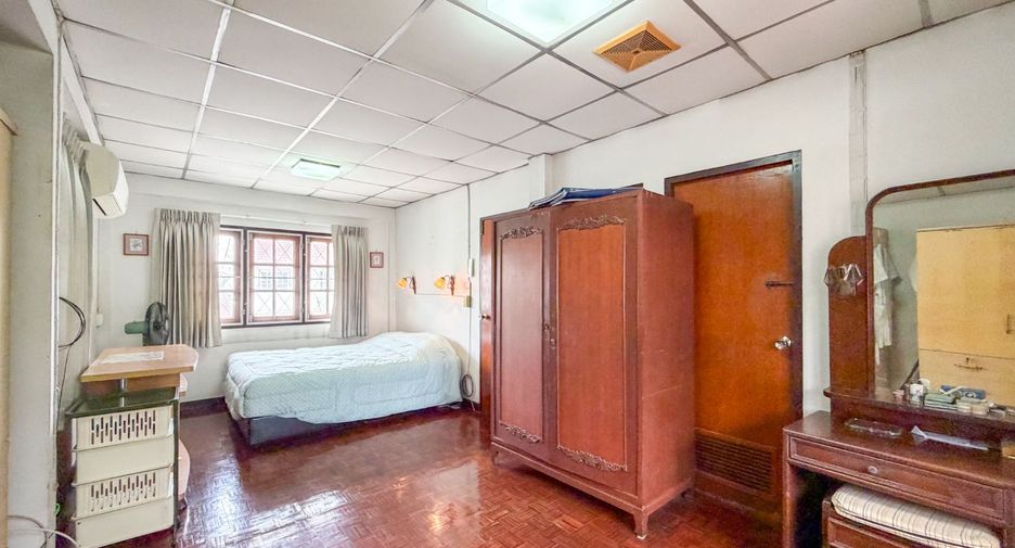 À vendre 3 chambres maison à Taling Chan, Bangkok