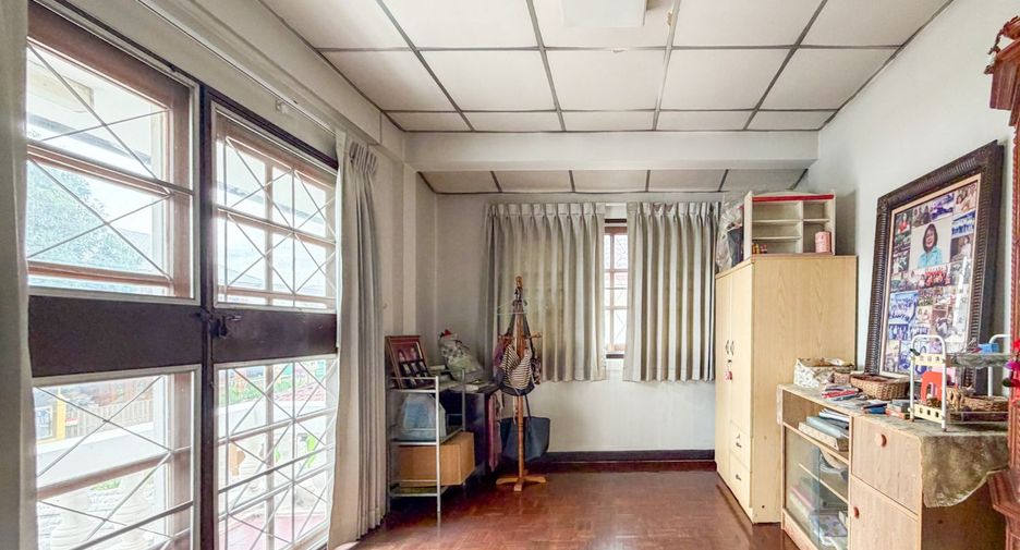 À vendre 3 chambres maison à Taling Chan, Bangkok