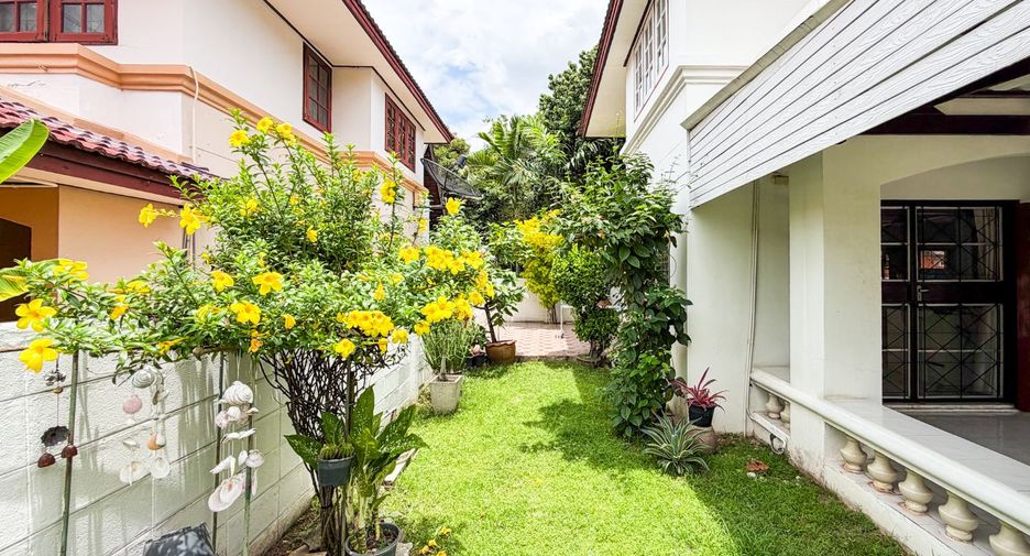 À vendre 3 chambres maison à Taling Chan, Bangkok