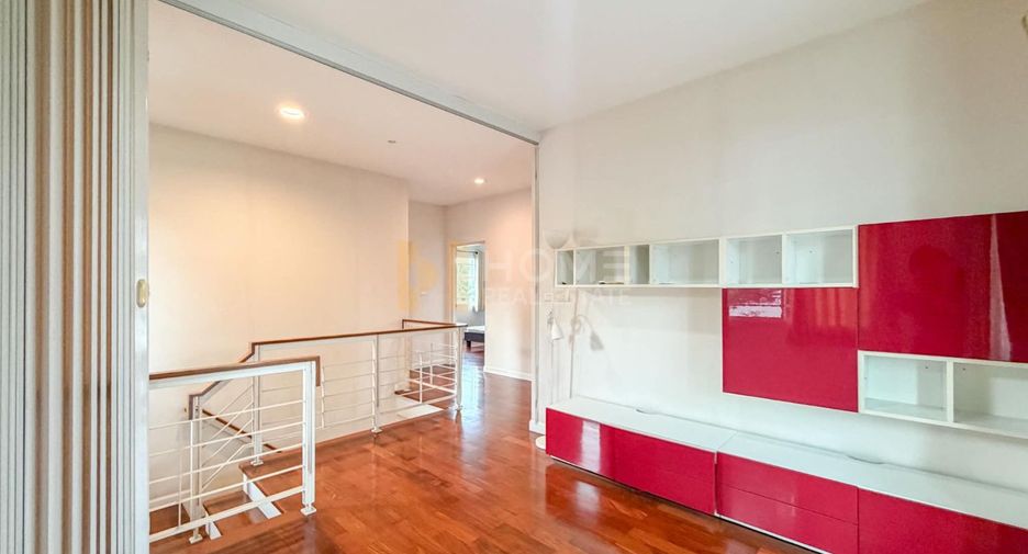 Haus zum Kauf mit 4 Zimmer in Thawi Watthana, Bangkok