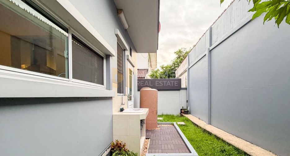 Haus zum Kauf mit 4 Zimmer in Thawi Watthana, Bangkok