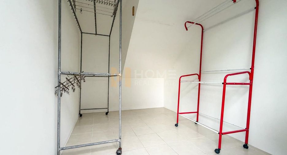 Haus zum Kauf mit 4 Zimmer in Thawi Watthana, Bangkok