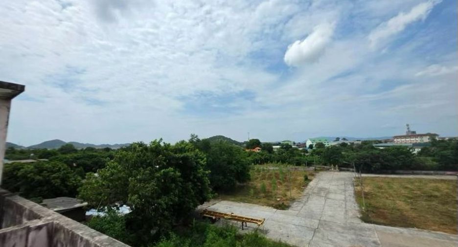 Local comercial en venta de 1 habitaciones en Si Racha, Chonburi