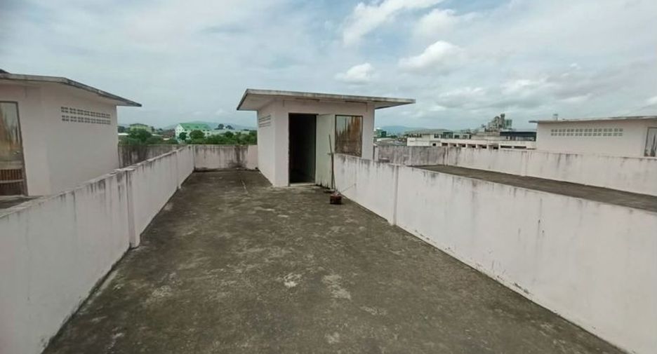 Local comercial en venta de 1 habitaciones en Si Racha, Chonburi
