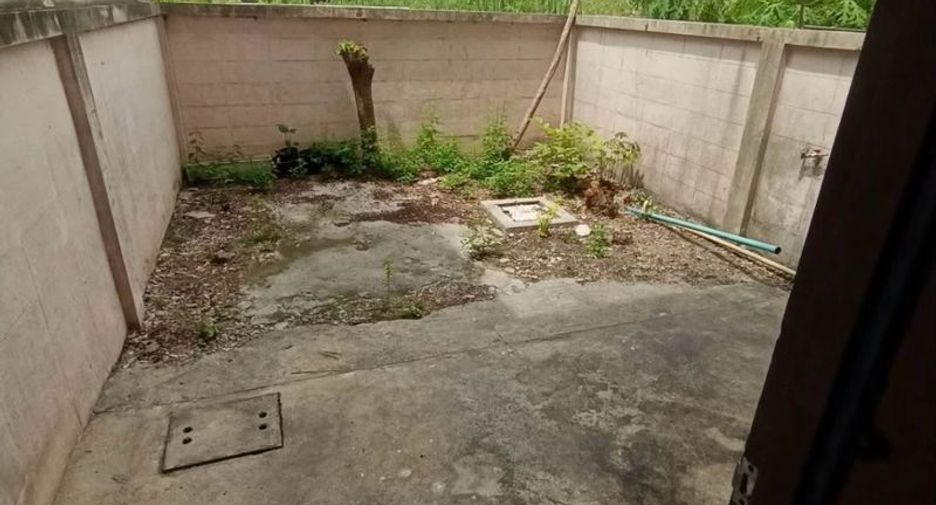Local comercial en venta de 1 habitaciones en Si Racha, Chonburi