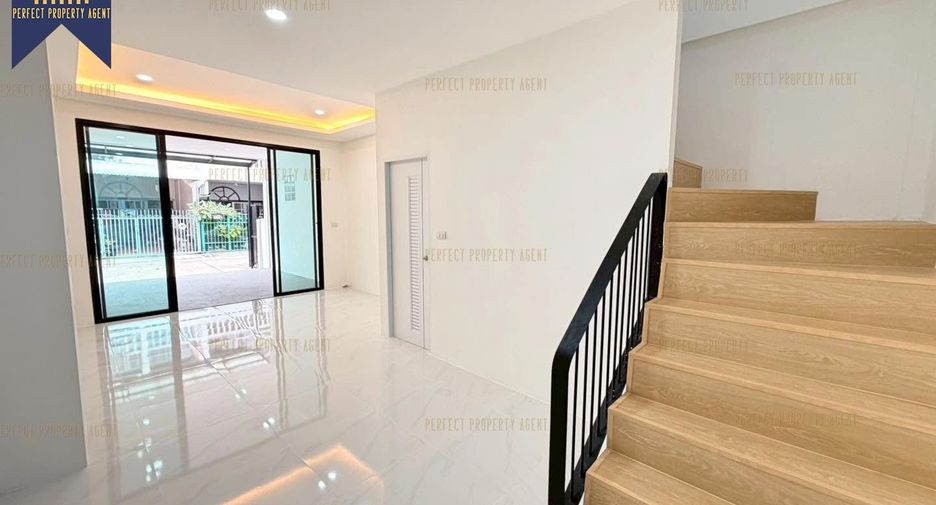 For sale 2 bedrooms townhouse in Don Mueang, Bangkok