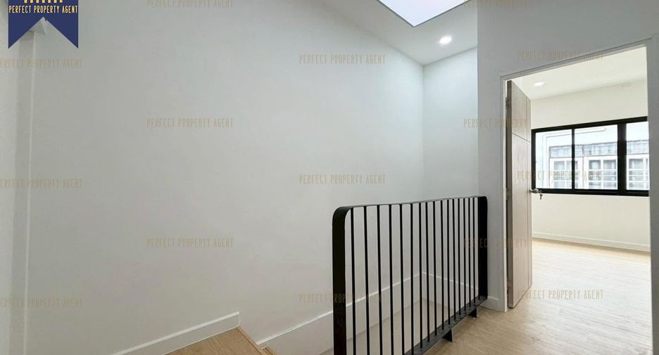 For sale 2 bedrooms townhouse in Don Mueang, Bangkok