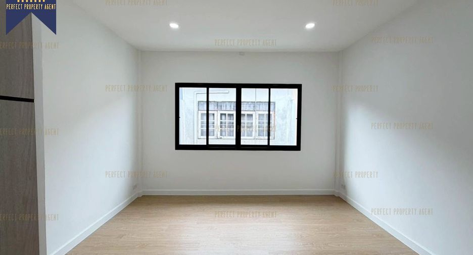 For sale 2 bedrooms townhouse in Don Mueang, Bangkok