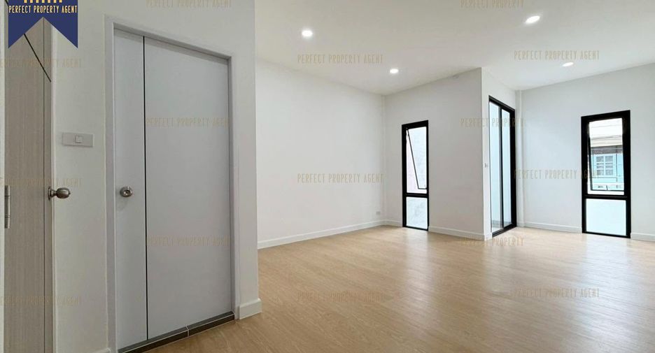 For sale 2 bedrooms townhouse in Don Mueang, Bangkok