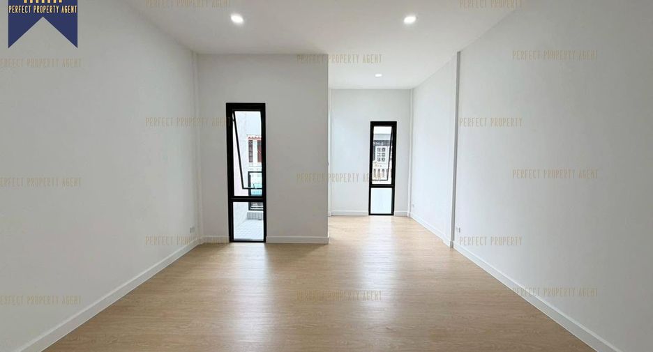 For sale 2 bedrooms townhouse in Don Mueang, Bangkok