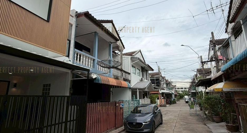 For sale 2 bedrooms townhouse in Don Mueang, Bangkok