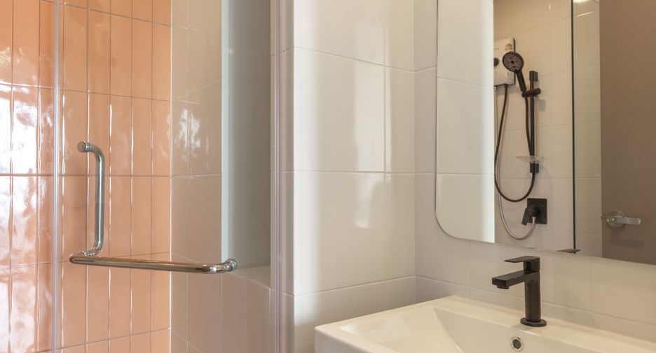 For rent 1 bed condo in Mueang Chon Buri, Chonburi