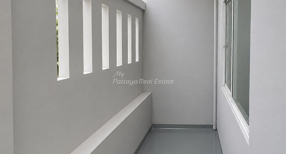 For sale 2 ベッドルーム townhouse in Bang Lamung, Chonburi