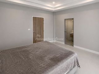 For sale 2 ベッドルーム townhouse in Bang Lamung, Chonburi