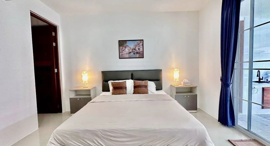 For rent 4 bedrooms villa in Bang Lamung, Chonburi