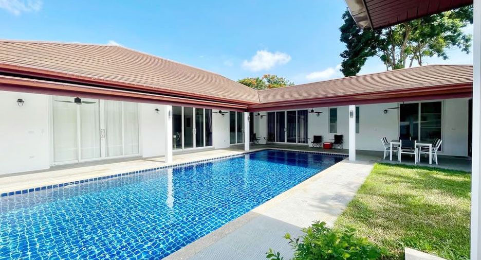 For rent 4 bedrooms villa in Bang Lamung, Chonburi