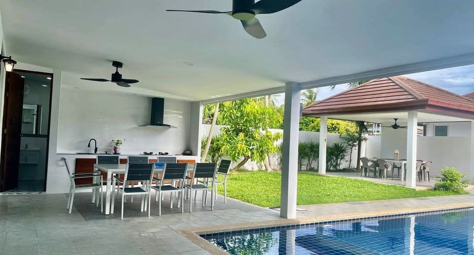 For rent 4 bedrooms villa in Bang Lamung, Chonburi