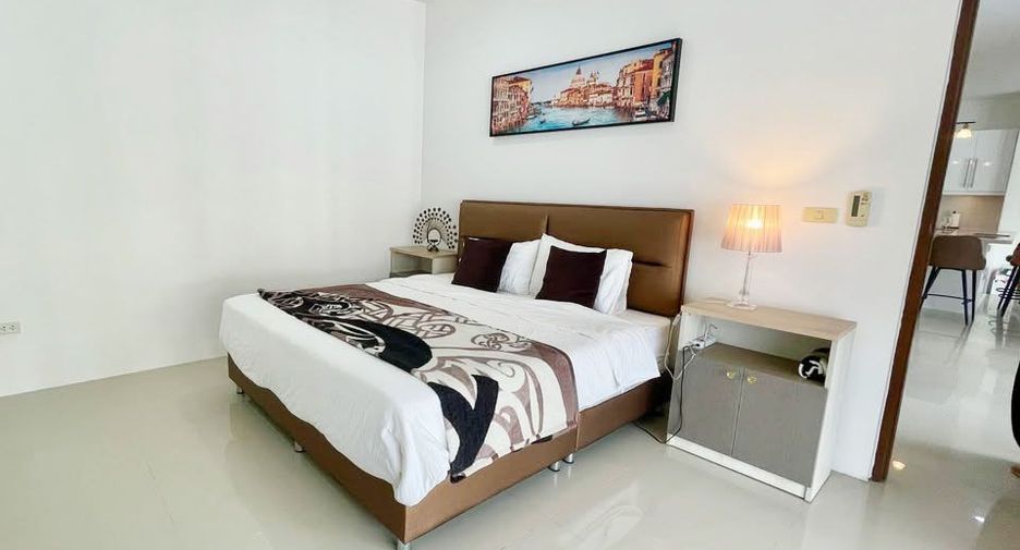 For rent 4 bedrooms villa in Bang Lamung, Chonburi